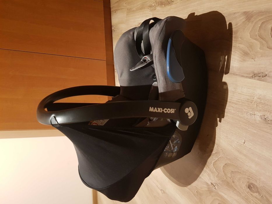 Nosidełko-fotelik samochodowy. Firma Maxi cosi. Do 10 kg.