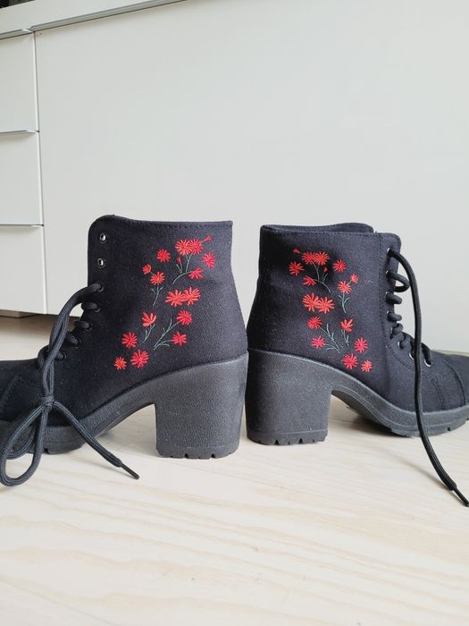 Nowe Czarne Botki goth rock kwiaty folk r. 39