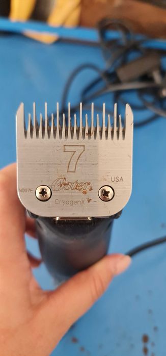 Máquina de cortar  cabelo Oster profissional