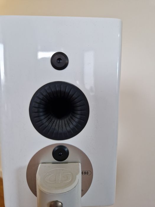Monitor Audio Radius R90 ze standami podłogowymi Radius Stand