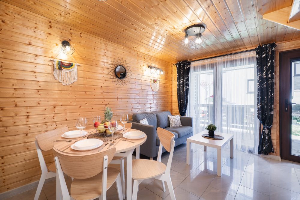 Maj, Wiosna nad morzem Domki ogrzewane  Władysławowo BaliaJacuzzi