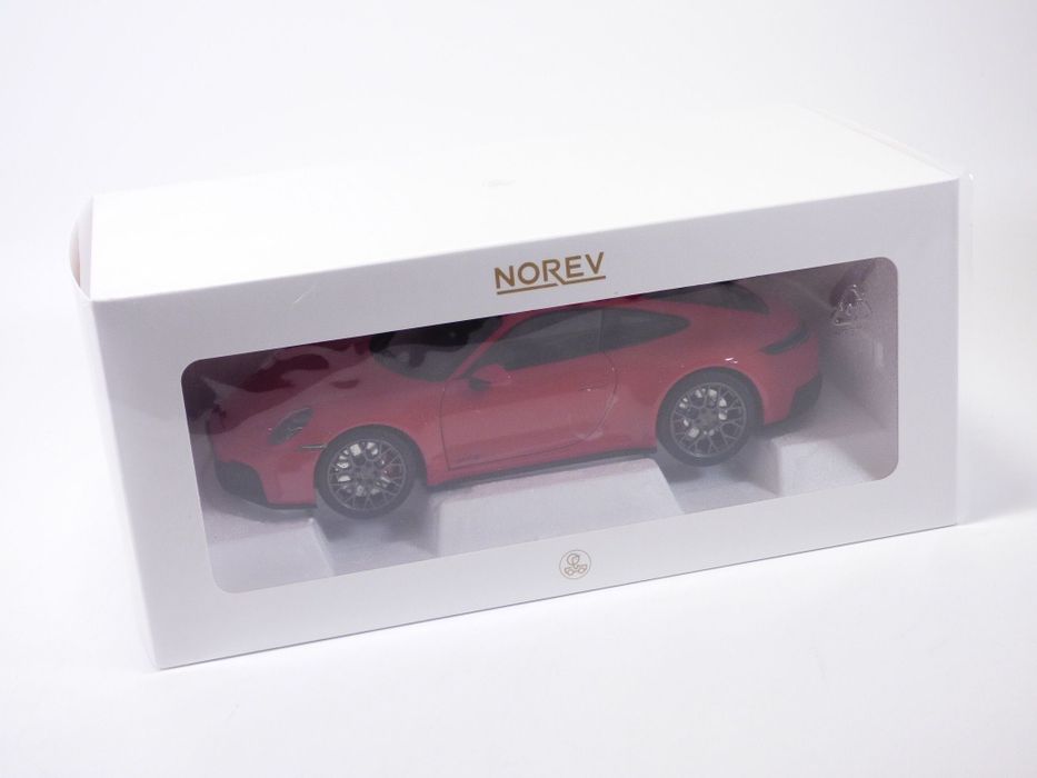 Porsche 911 carrera 4 gts - norev 1/18