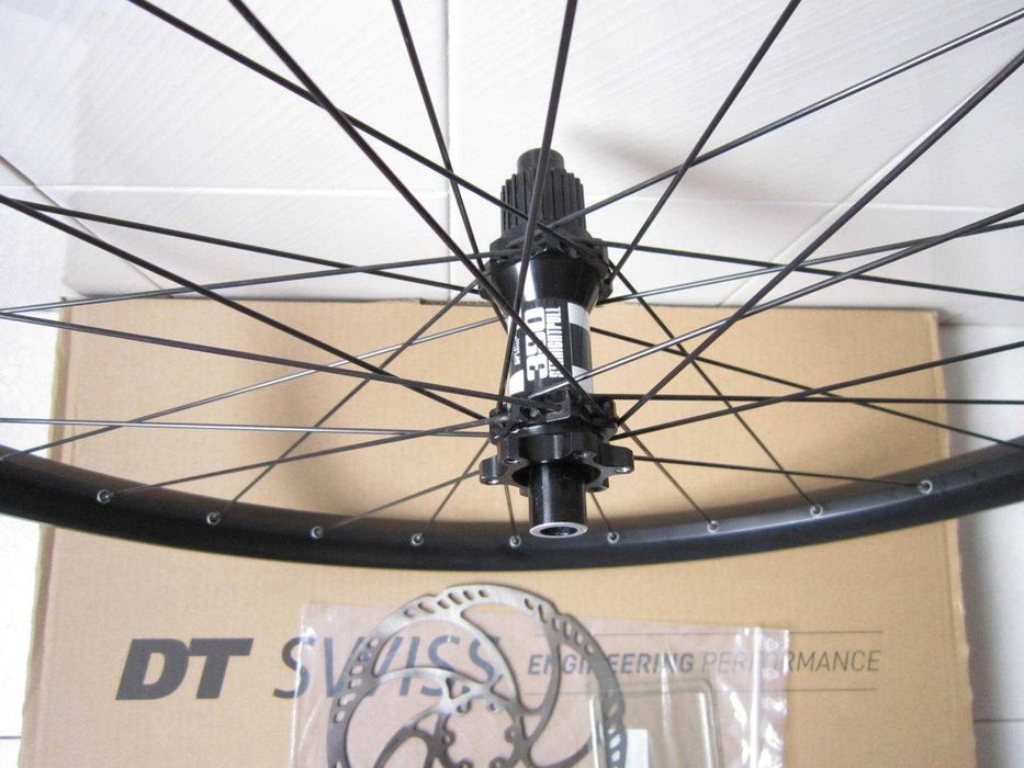 Roda DT Swiss 29" Traseira ,30mm larg.interna.Boost 148x12mm