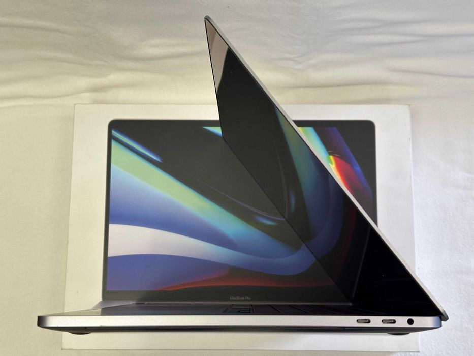 MacBook Pro 16” 2019 i9- cpu, 32RAM/1000 SSD, графіка - 8gb