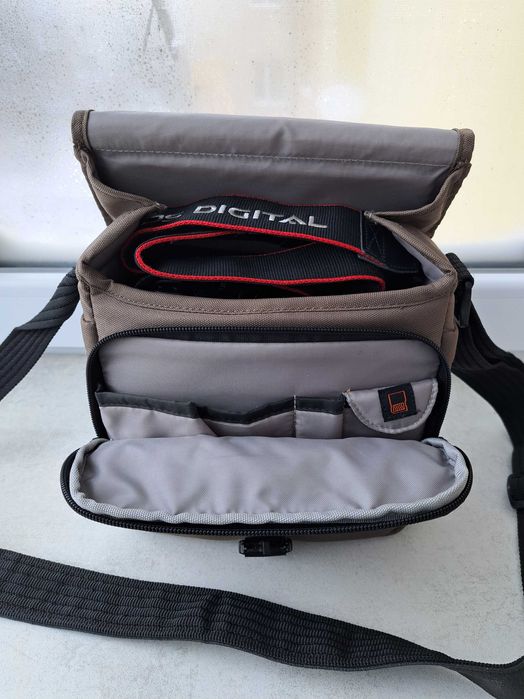 цифрова дзеркальна камера Canon EOS 550D