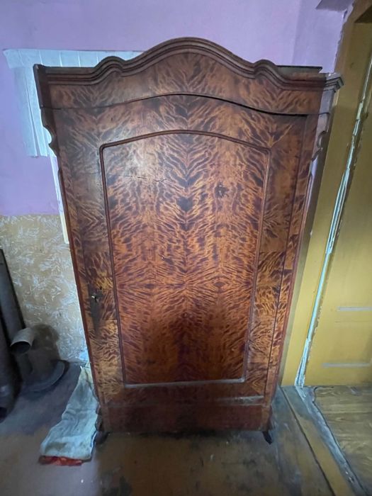 Bieliźniarka, mała szafa, mebel z epoki