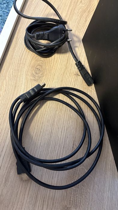 PS4 500GB + 2 Comandos