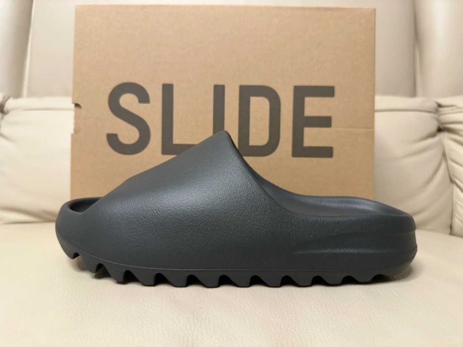 Yeezy_Slide_onyx_Czarny 42