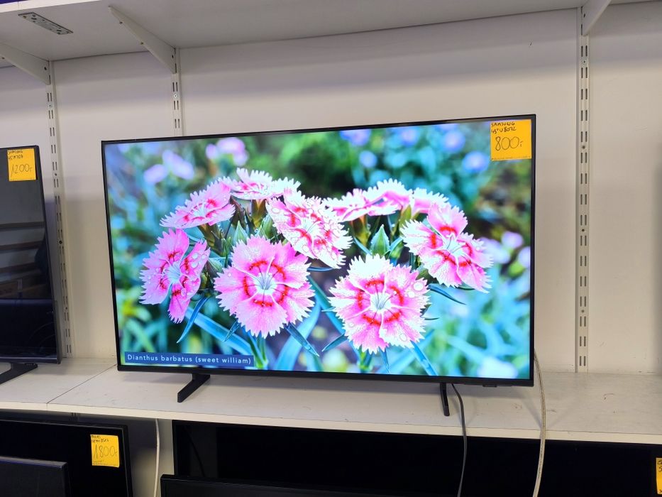 Samsung 43 cale 4K UHD hdr Smart WiFi DVB-T2 HEVC 43U8072 gwarancja 3m telewizor