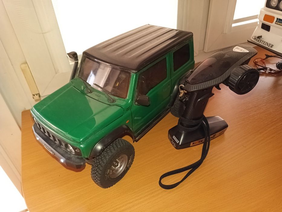 Model RC trial crawler 1/10 MST Jimny J4