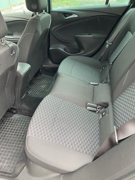 ASTRA KOMBI 2020 rok. Salon PL. Serwisowana. Ladny stan 130 koni Nawi Led