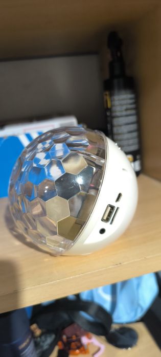 Coluna de som com led