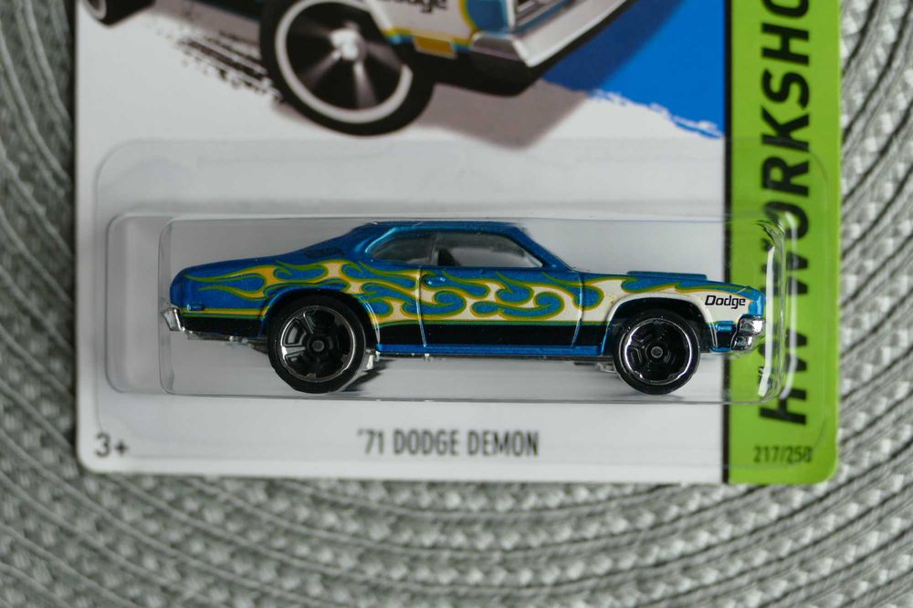 Hot Wheels autko "Resorak" '71 DODGE DEMON edycja 2013r.