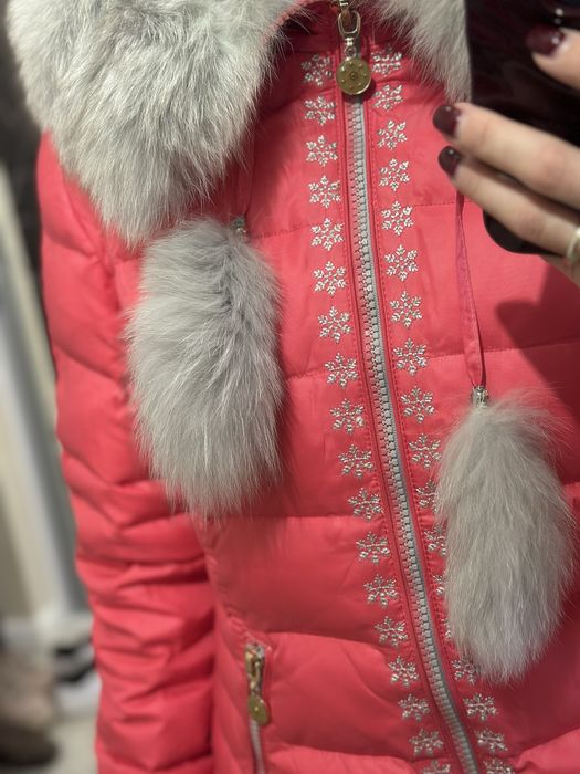 Пухова куртка з натуральним песцем розмір М/L