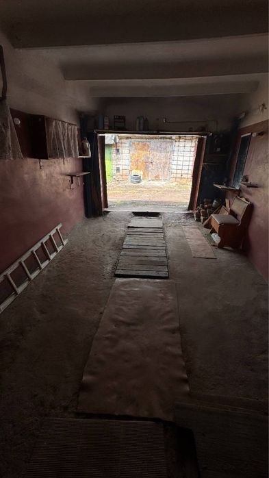 Гараж з ямою та погрібом  20,5 м2