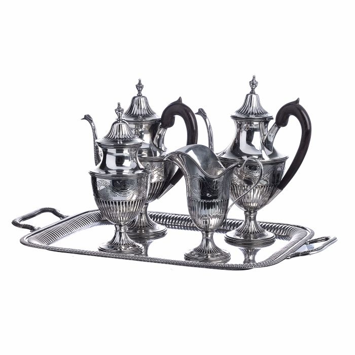 Tabuleiro de gradinha antigo em prata