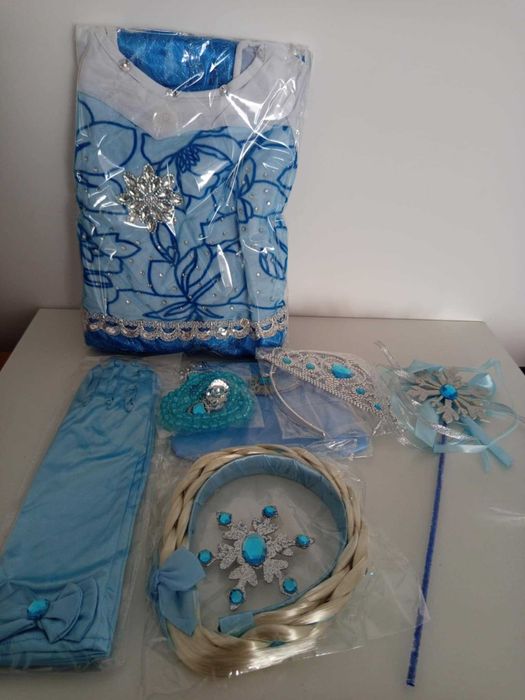 Strój Elsy dla małej strojnisi 140cm