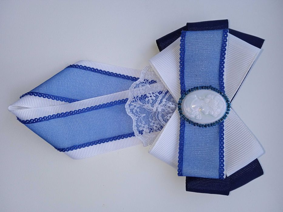 Метелик на блузу до шкільної форми