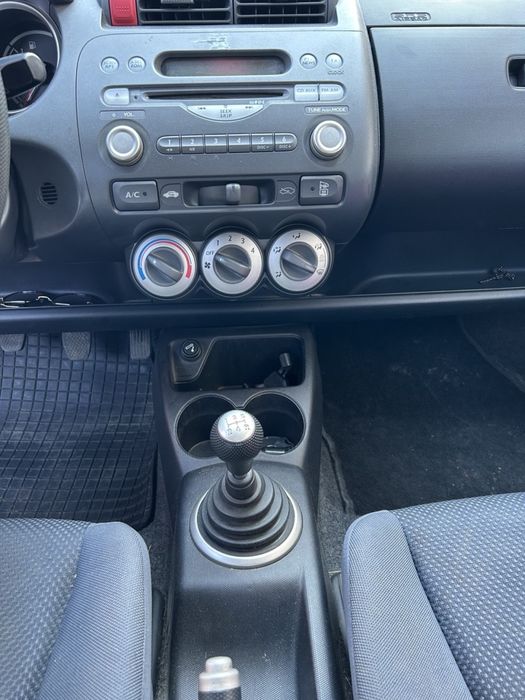 продаю машину Honda Jazz