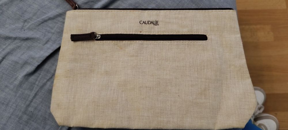 Bolsa de tecido nova. Forrada por dentro. Tamanho médio.