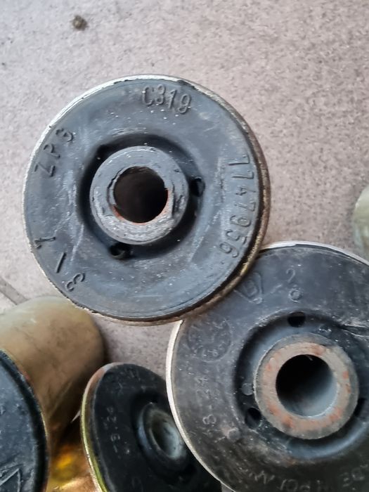 Tuleje wachacza tylnego Fiat Seicento i Cinquecento orginal