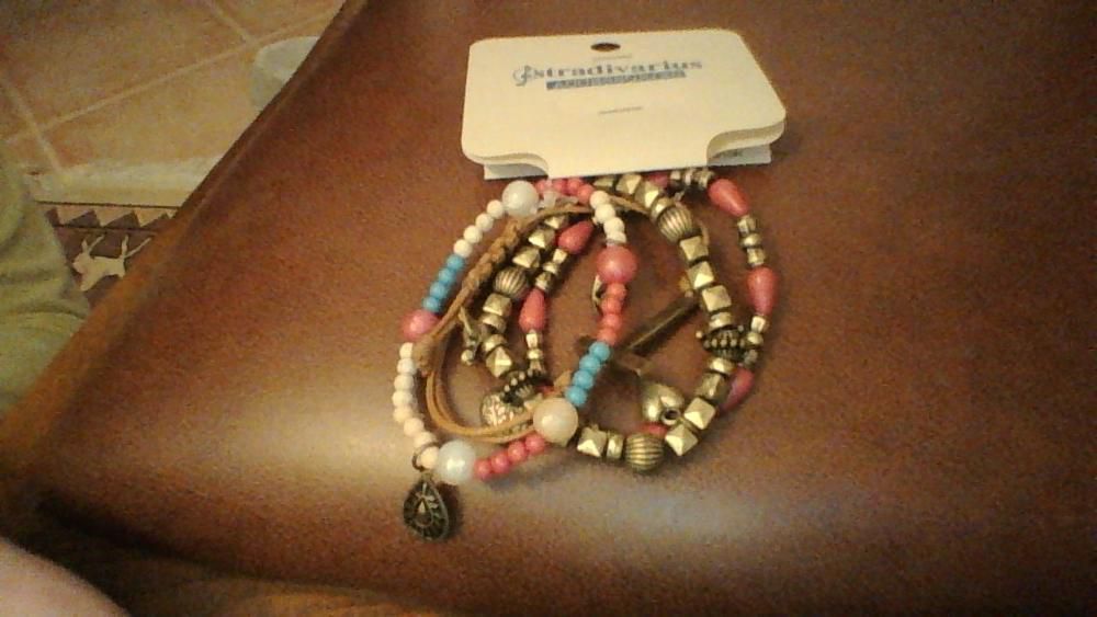 Pulseiras Stradivarius