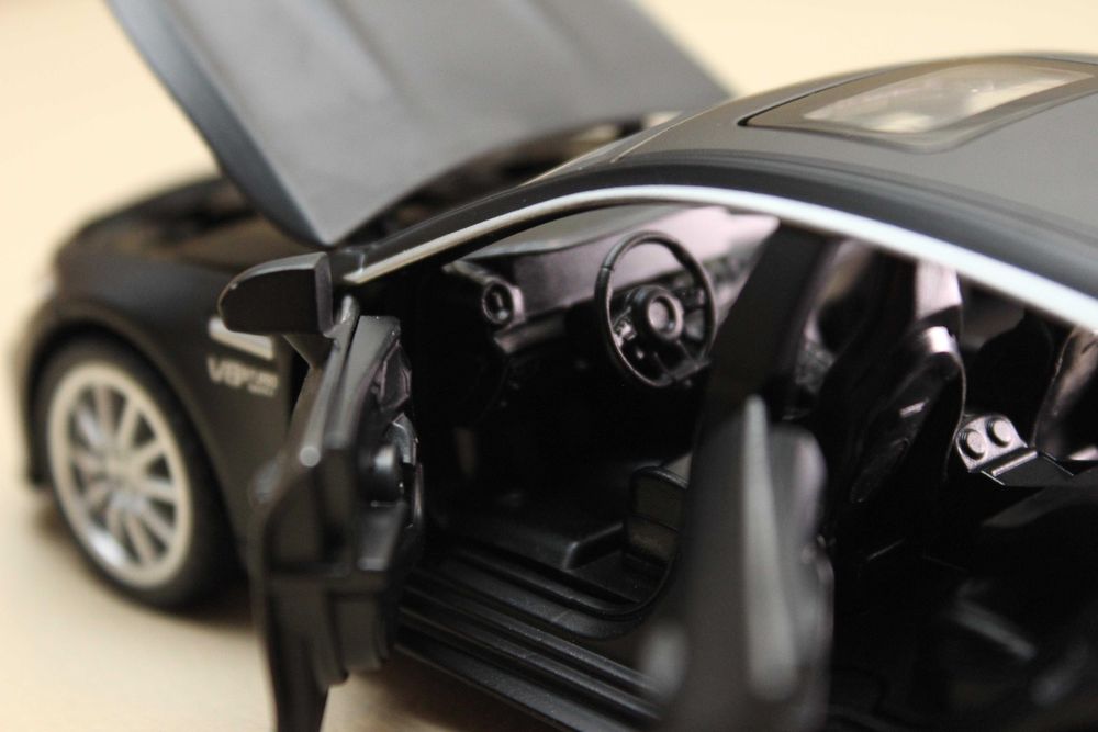 Model samochodu jak Mercedes AMG GT 1:32 światła dźwięk otwierany