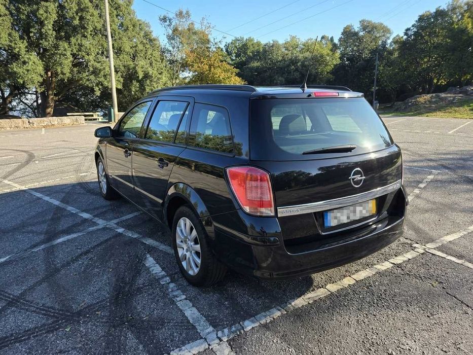 Opel astra caravan 1.7 cdti 2005 — photo 2