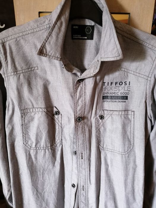 Camisas como novas 11 - 12 anos