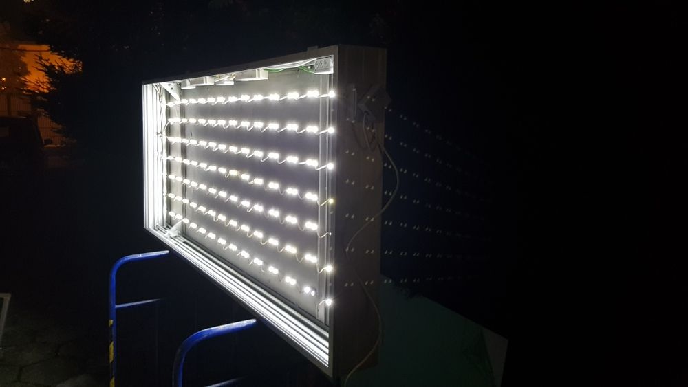 Reklama podświetlana