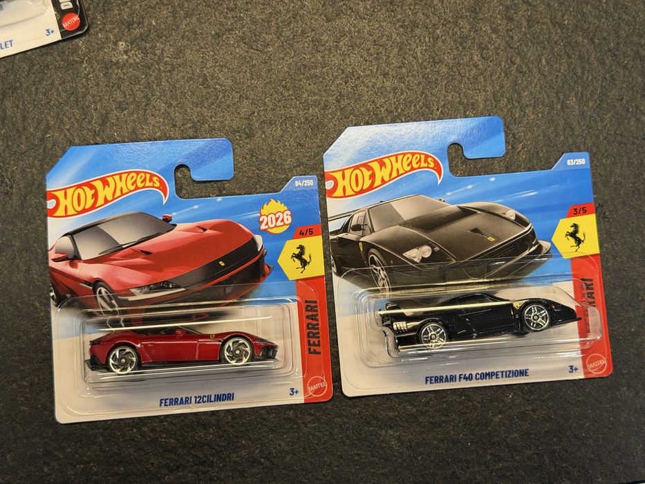 Hot Wheels Ferrari pack F40 Nero Competizione i 12 Cilindri Kraków