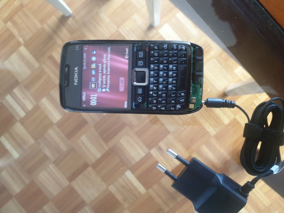 Nokia E 71