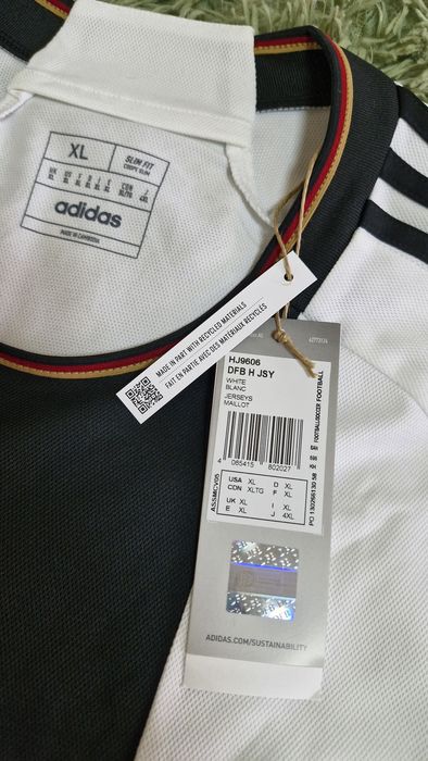 Оригінальна футболка adidas