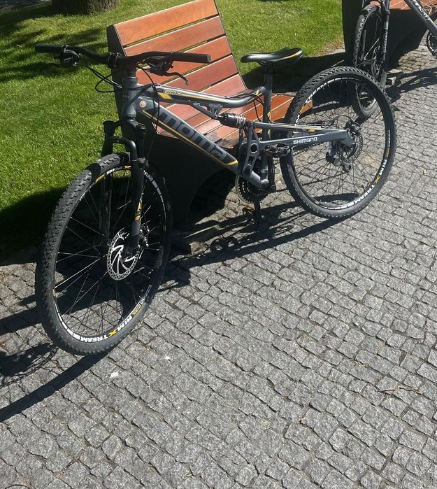 Bicicleta BTT moma bikes