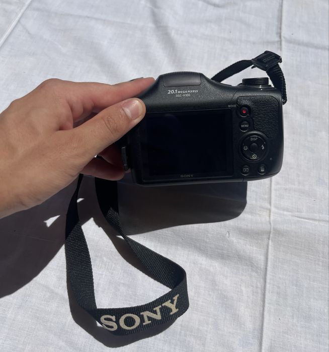 Câmara Sony CyberShot DSC- H300