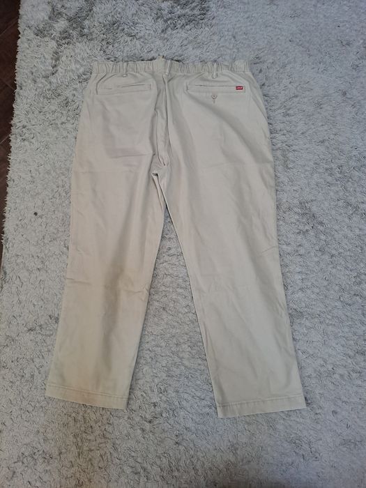 Jeansy beżowe levis