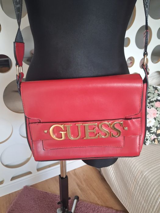 Czerwona listonoszka guess