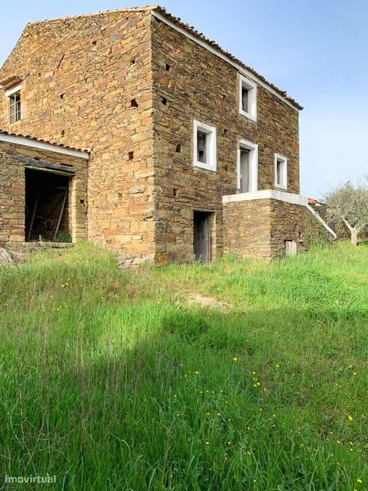 Quintinha com Casas em Xisto