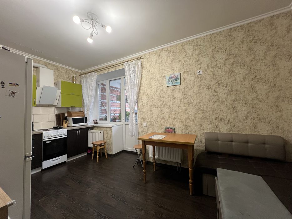 Продам 2 кімнатну квартиру з ремонтом у Вишневому!