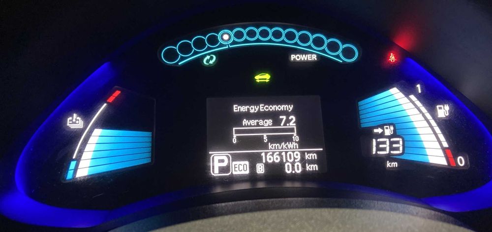 Nissan Leaf 2015 SL - не биток!