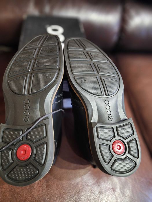 Продаются ботинки  ECCO, модель BIARITZ, р.43