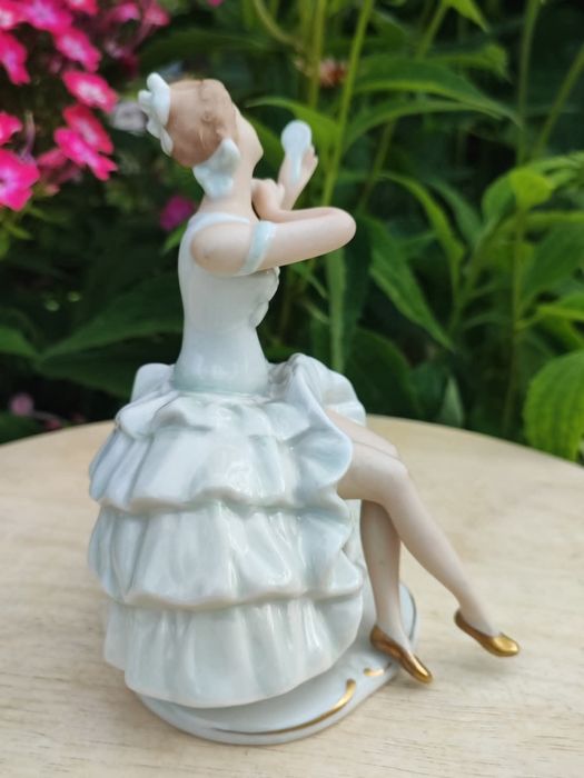 kolekcjonerska figurka porcelanowa „Baletnica z lusterkiem” Wallendorf