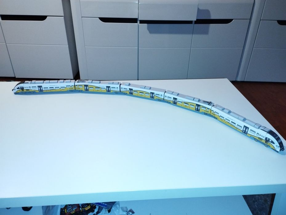 Model kartonowy zabawka pociąg miejski dolny śląsk wklej model  ELF II