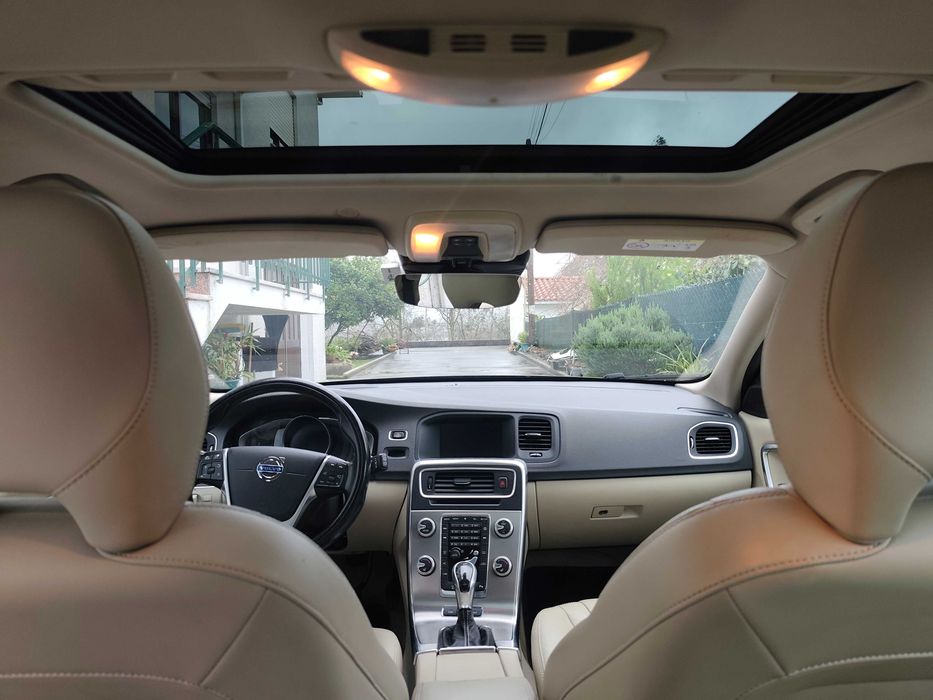 Volvo V60 Plug-in Hybrid D6 Summum - Com Teto de Abrir