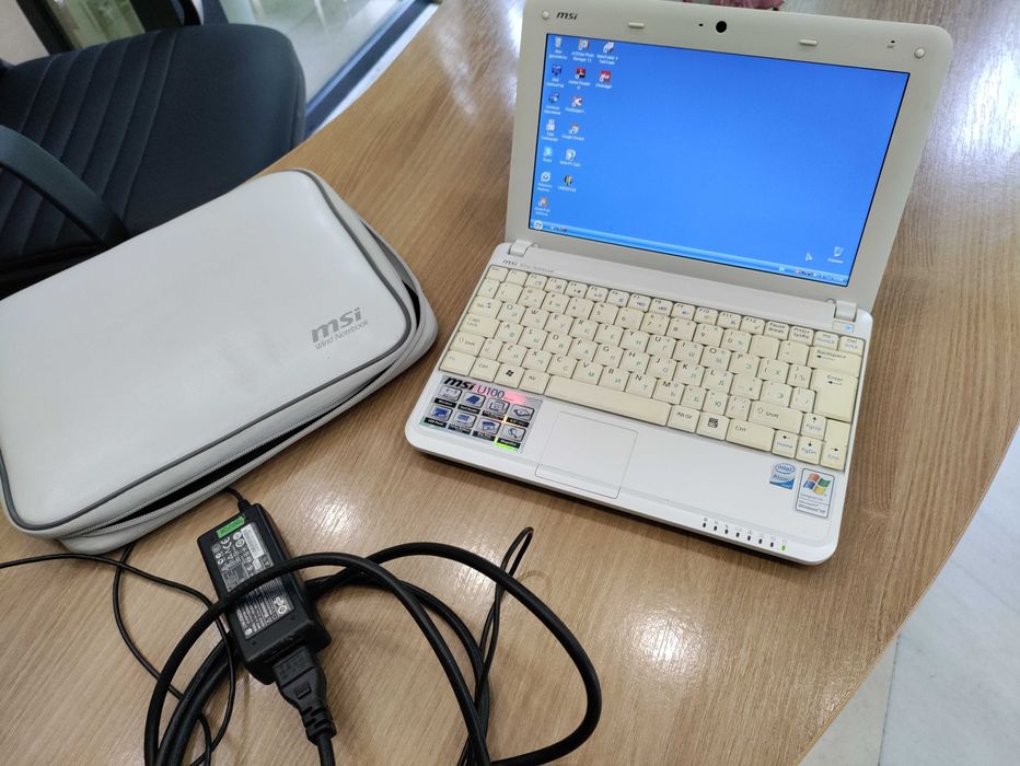 Notebook MSI  model MS-6837D