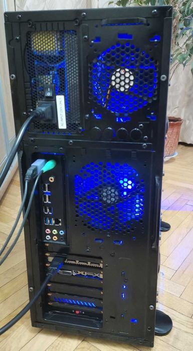 Игровой ПК/i7/RX 480/SSD М2 500 GB, тянет STALKER 2
и Cyberpunk 2077!