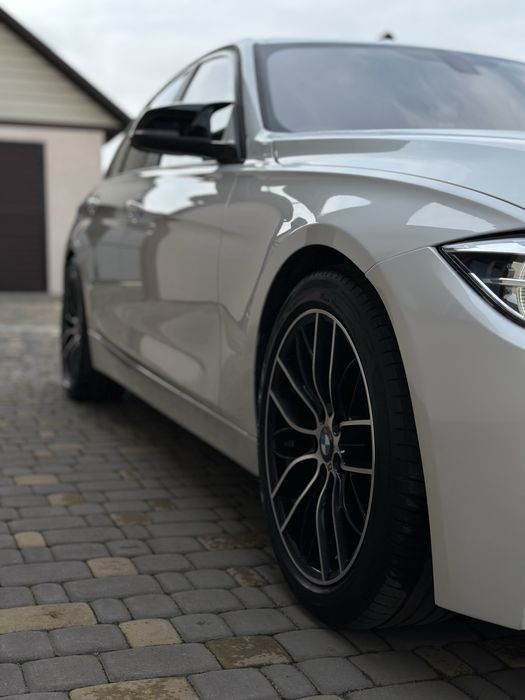 Продам БМВ F30 2013-2014