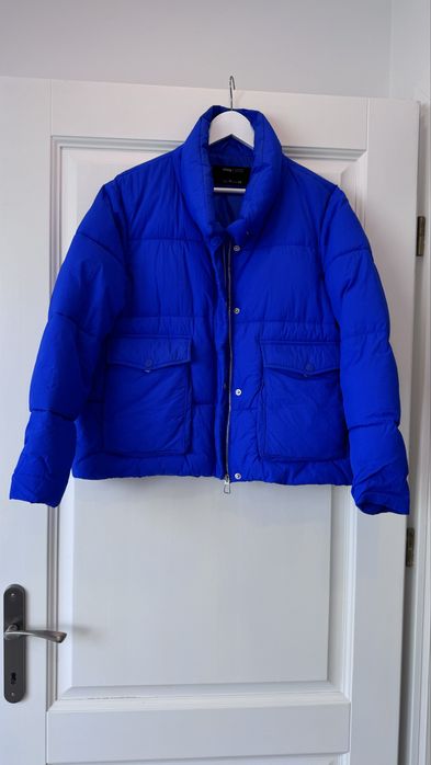 Продам куртку волошкового кольору