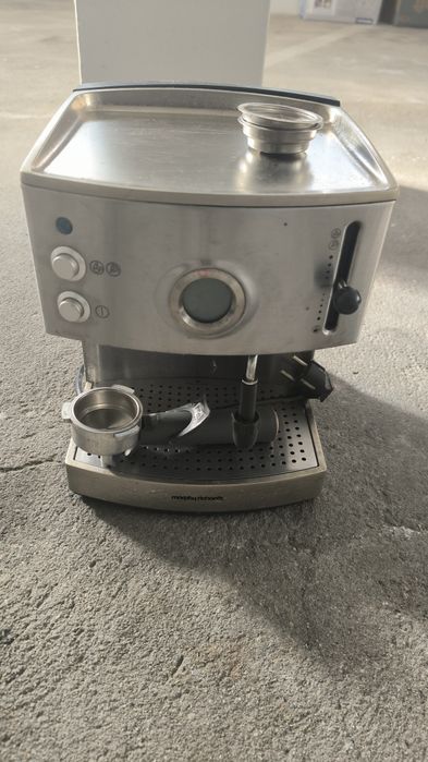 Máquina de café expresso MORPHY RICHARDS