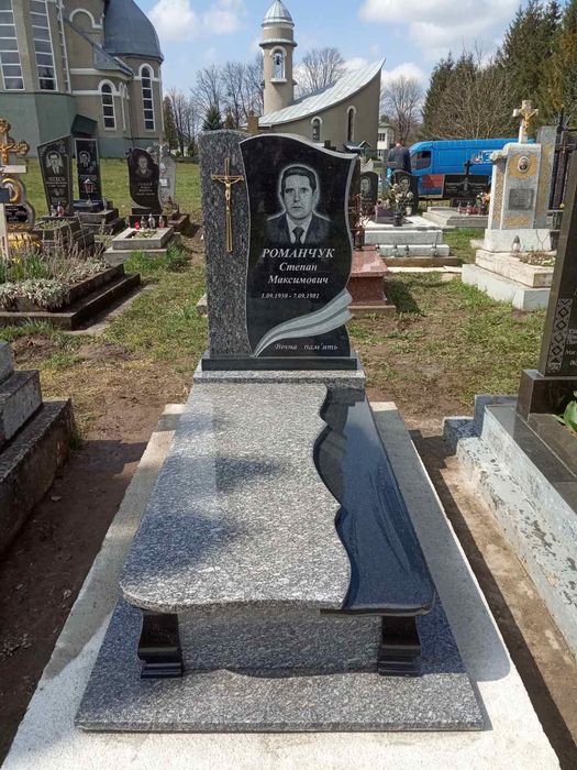Пам'ятники з граніту